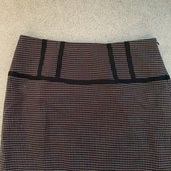 THE LIMITED Black and White Tiny Polka Dot Pattern Pencil Skirt - Picture 7 of 7